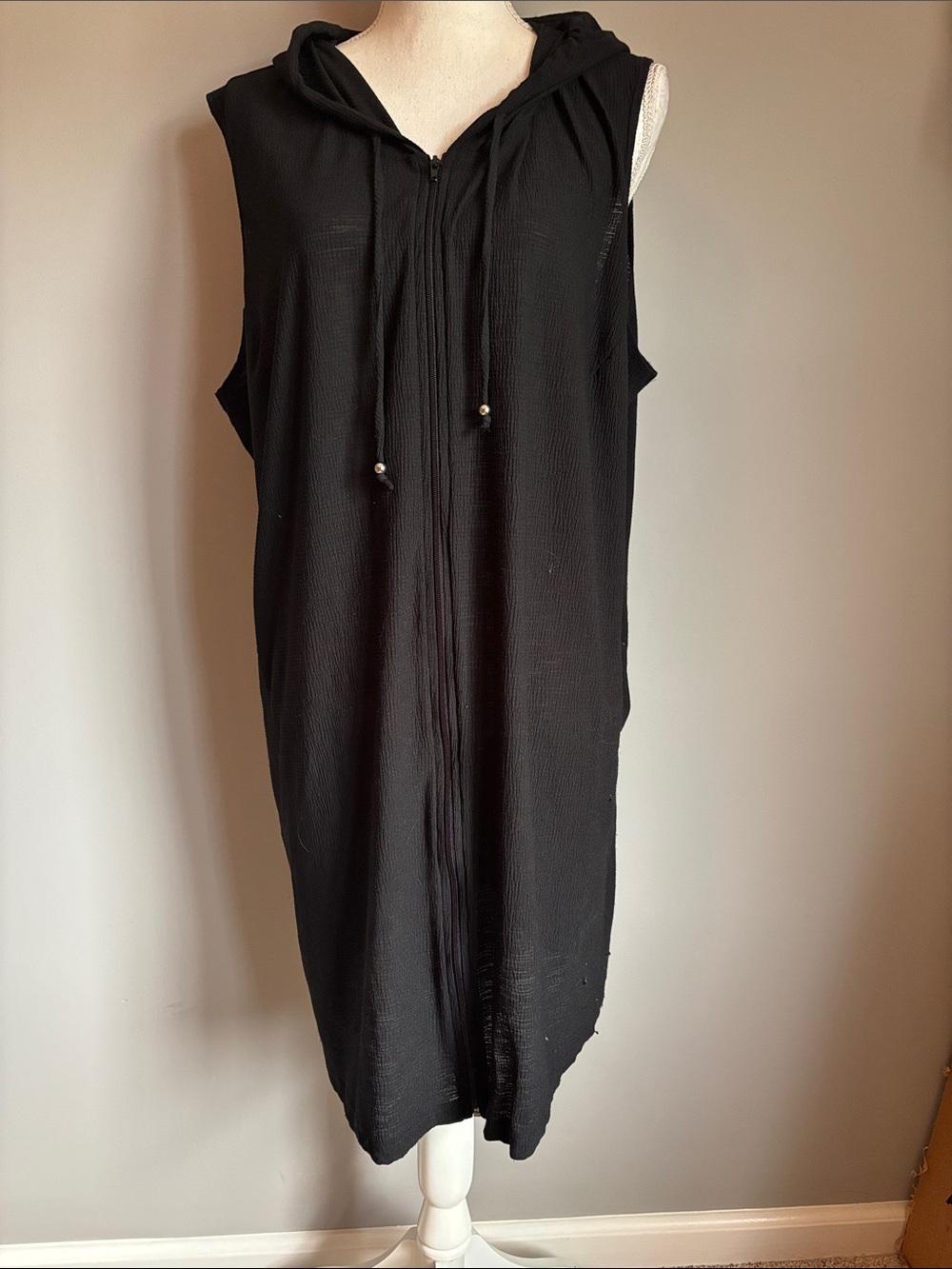 Sleeveless Hooded Zip-Front Black cover-up